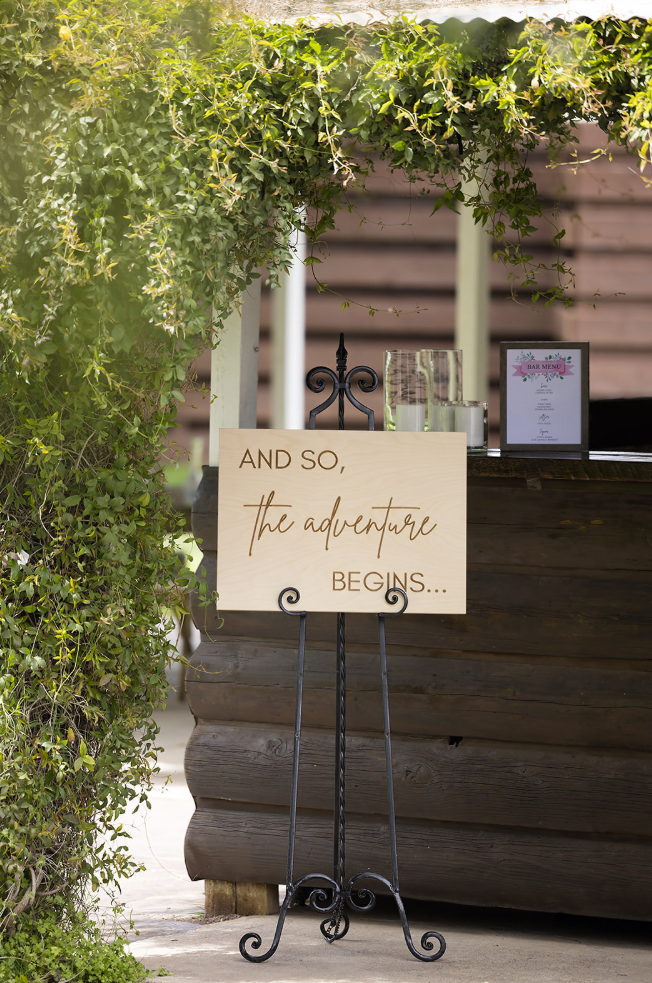 Can I Rent Wedding Signs Instead of Buying Them? A Guide for Arizona Couples